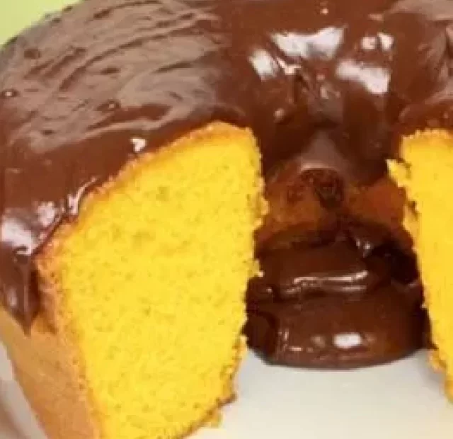 Receita de bolo de cenoura, Bolo caseiro de cenoura, Bolo de cenoura fofinho, Calda de chocolate para bolo de cenoura, Bolo de cenoura simples, Passo a passo bolo de cenoura, Bolo de cenoura com cobertura de chocolate, Como fazer bolo de cenoura, Receita fácil de bolo de cenoura, Bolo de cenoura com calda de chocolate, Bolo de cenoura tradicional, Bolo de cenoura de liquidificador, Sobremesa de cenoura, Bolo de cenoura com nozes, Bolo de cenoura saudável.