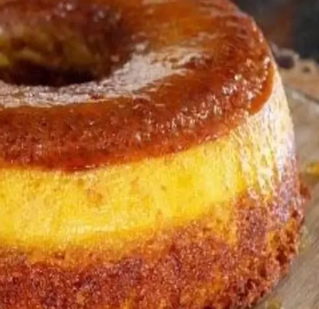 receita de bolo pudim, sobremesa caramelada, combinação de bolo e pudim, doce delicioso, receita fácil, pudim de leite condensado, bolo de chocolate com pudim, sobremesa brasileira, preparo passo a passo, sobremesa de forno, pudim de leite em pó, doce irresistível, receita tradicional, bolo com calda de pudim, sobremesa de festa