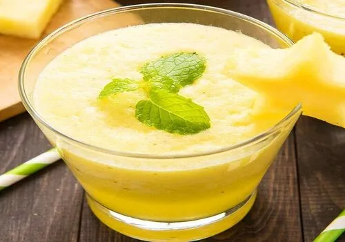 Suco de abacaxi com coco, Receita de suco de abacaxi com coco, Como fazer suco de abacaxi com coco, Bebida tropical de abacaxi e coco, Suco natural de abacaxi e coco, Suco de frutas com abacaxi e coco, Receita de suco refrescante, Suco de abacaxi com coco gelado, Bebida exótica de abacaxi e coco, Suco de abacaxi e coco para o verão, Suco caseiro de abacaxi com coco, Suco de abacaxi com coco e hortelã, Receita de bebida tropical, Suco de frutas tropicais com coco, Suco de abacaxi com coco para dias quentes.
