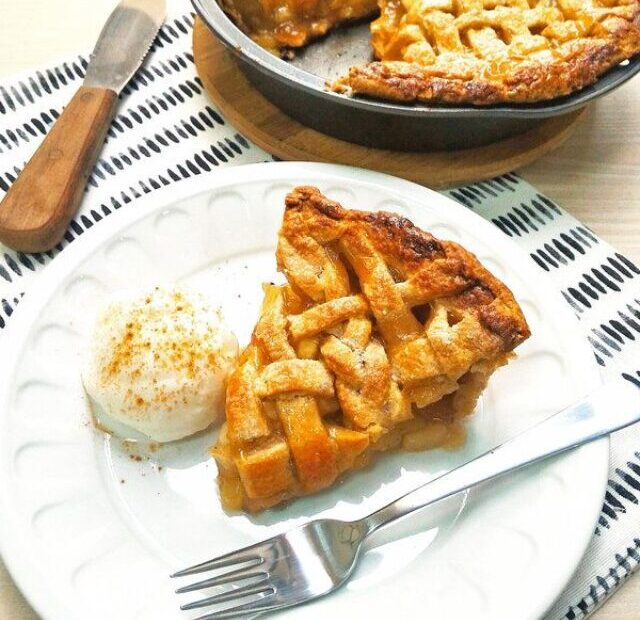 Apple pie (torta americana de maçãs) – COZINHANDO PARA 2 OU 1