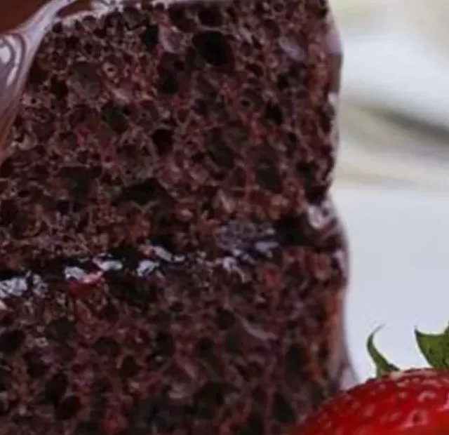 Receita de bolo nega maluca, Bolo de chocolate nega maluca, Como fazer bolo nega maluca, Passo a passo bolo nega maluca, Bolo nega maluca simples, Nega maluca de chocolate, Bolo nega maluca fofinho, Receita tradicional de nega maluca, Bolo nega maluca fácil, Nega maluca caseira, Bolo nega maluca gostoso, Bolo nega maluca de liquidificador, Ingredientes para bolo nega maluca, Bolo nega maluca cremoso, Nega maluca de liquidificador simples.