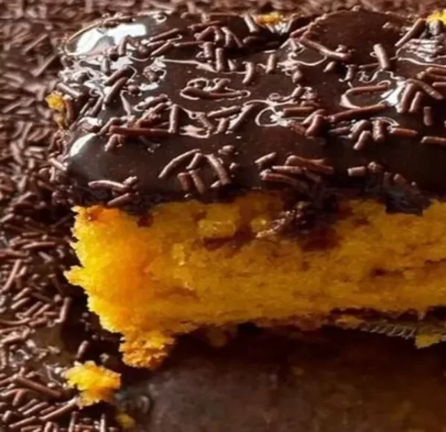 Bolo de cenoura com brigadeiro, Receita de bolo de cenoura com brigadeiro, Bolo de cenoura e brigadeiro, Bolo de cenoura recheado com brigadeiro, Bolo de cenoura coberto com brigadeiro, Como fazer bolo de cenoura com brigadeiro, Bolo de cenoura de aniversário com brigadeiro, Bolo de cenoura simples com brigadeiro, Bolo de cenoura com brigadeiro gourmet, Bolo de cenoura caseiro com brigadeiro, Bolo de cenoura com brigadeiro no liquidificador, Bolo de cenoura com brigadeiro de colher, Bolo de cenoura com brigadeiro branco, Bolo de cenoura com brigadeiro mole, Bolo de cenoura com brigadeiro crocante,