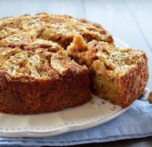 bolo de maçã e canela, receita de bolo de maçã, bolo de maçã caramelizado, como fazer bolo de maçã, bolo de maçã fofinho, bolo de maçã simples, bolo de maçã com açúcar mascavo, bolo de maçã caseiro, bolo de maçã fácil, bolo de maçã úmido, bolo de maçã com farofa crocante, bolo de maçã saudável, bolo de maçã com calda de caramelo, bolo de maçã de liquidificador, bolo de maçã com nozes