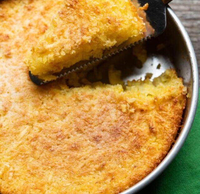 bolo de mandioca, receita de bolo de mandioca, como fazer bolo de mandioca, bolo de aipim, bolo de mandioca simples, bolo de mandioca caseiro, bolo de mandioca cremoso, bolo de mandioca com coco, bolo de aipim de liquidificador, bolo de mandioca de vó, bolo de mandioca com queijo, bolo de aipim fofinho, bolo de mandioca com leite condensado, bolo de mandioca fácil, bolo de aipim tradicional.