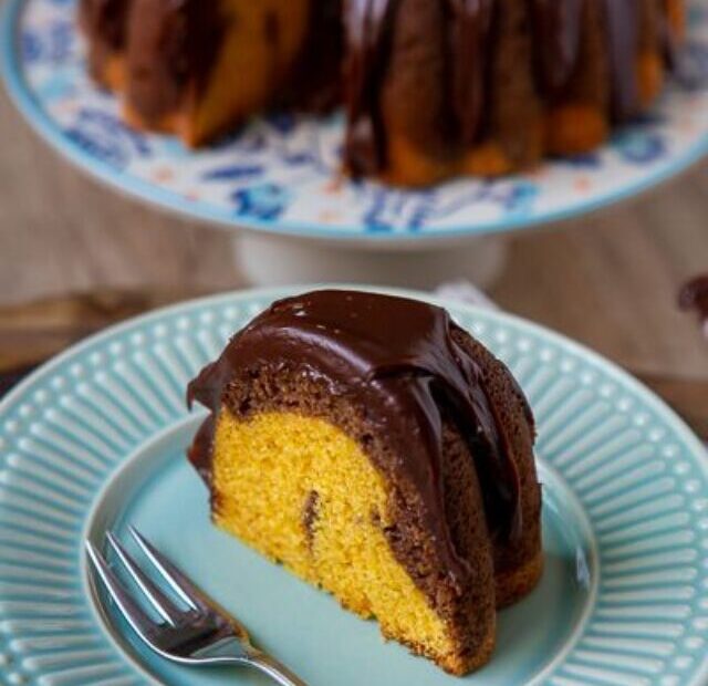 Receita de bolo de cenoura, Bolo caseiro de cenoura, Bolo de cenoura fofinho, Calda de chocolate para bolo de cenoura, Bolo de cenoura simples, Passo a passo bolo de cenoura, Bolo de cenoura com cobertura de chocolate, Como fazer bolo de cenoura, Receita fácil de bolo de cenoura, Bolo de cenoura com calda de chocolate, Bolo de cenoura tradicional, Bolo de cenoura de liquidificador, Sobremesa de cenoura, Bolo de cenoura com nozes, Bolo de cenoura saudável.