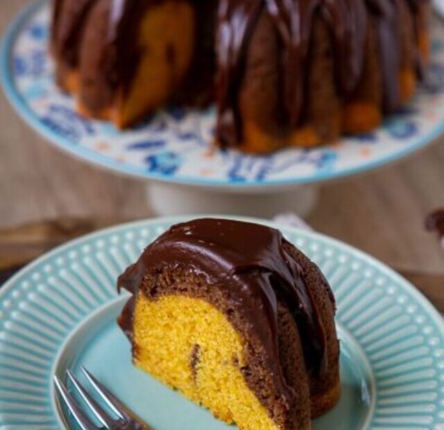 Bolo mármore - cenoura com chocolate - Cozinha a dois