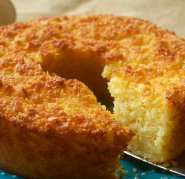 receita de bolo de mandioca simples," "como fazer bolo de mandioca fofinho," "bolo de mandioca cremoso com coco," "passo a passo bolo de mandioca," "bolo de mandioca caseiro de liquidificador," "bolo de mandioca e queijo coalho," "bolo de mandioca de forno," "receita de bolo de mandioca fácil e rápida," "bolo de mandioca com leite condensado," "bolo de mandioca vegano," "receita de bolo de mandioca para festas," "bolo de mandioca sem glúten," "bolo de mandioca de liquidificador com canela," "bolo de mandioca de tapioca granulada," "bolo de mandioca com calda de açúcar