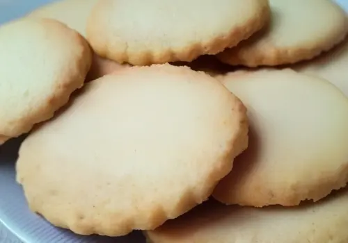 
sequilhos, leite condensado, biscoitos, receita, cozinha, doce, sobremesa, fácil, saboroso, caseiro, como fazer sequilhos de leite condensado, receita de biscoitos caseiros com leite condensado, passo a passo para fazer deliciosos sequilhos de leite condensado em casa, dicas de cozinha para preparar sobremesa fácil e saborosa