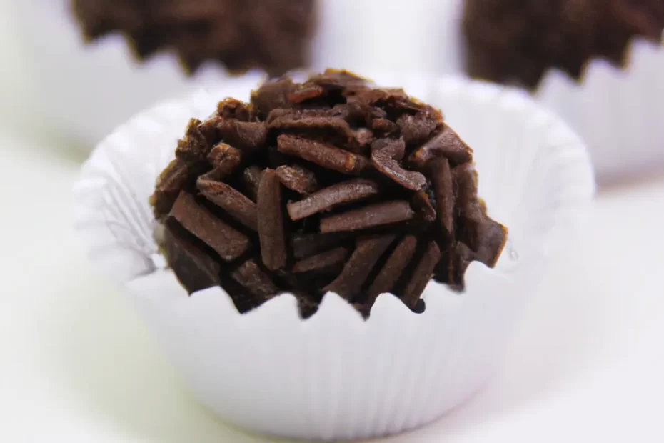 Brigadeiro, doce, chocolate, festa, brigadeiro gourmet, receita fácil, confeitaria, festa infantil, docinho, receita de brigadeiro gourmet, como fazer brigadeiro gourmet,