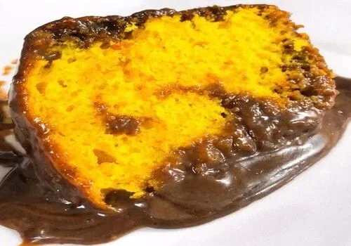 bolo de cenoura, receita de bolo de cenoura, como fazer bolo de cenoura, cobertura de chocolate, bolo simples, bolo caseiro, ingredientes, passo a passo, fofinho, fácil, cenoura ralada, açúcar, farinha de trigo, fermento, ovos, leite, receita fácil, delicioso, tradicional, vegano, sem glúten, chocolate em pó, óleo, liquidificador, forno, preparo, calda, cremoso, cremosidade, saboroso.
