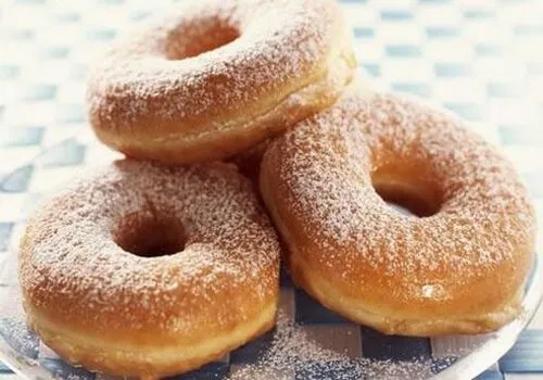 receita de donuts, como fazer donuts, donuts caseiros, ingredientes para donuts, passo a passo donuts, glaçúcar para donuts, recheio de donuts, donuts fritos, cobertura de chocolate para donuts, donuts assados, donuts simples, donuts gourmet, fermento para donuts, açúcar confeiteiro, leite para donuts, óleo para fritar donuts, essência de baunilha, donuts veganos, donuts sem glúten, donuts recheados, donuts tradicionais, donuts americanos, donuts de padaria, donuts caseiros receita simples, donuts com recheio de chocolate, massa de donuts, preparo de donuts, donuts doces, donuts salgados, donuts coloridos